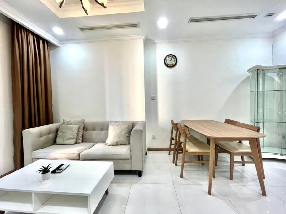 Vinhome Central Park Standard Home Stay Ho Chi Minh City Exterior photo